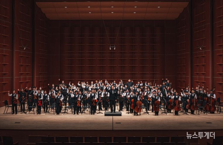 (11월 김해문화의전당에서 펼쳐지는 '꿈의 무용단 정기공연'과 '꿈의 오케스트라 정기연주회')6.꿈오공연