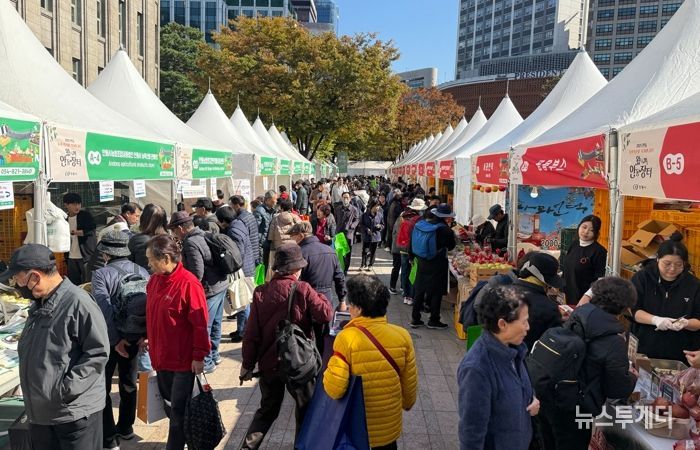 서울 한복판에서 만난 안동의 품격, ‘2025 왔니껴안동장터’, 열기 속에 성황리 마무리