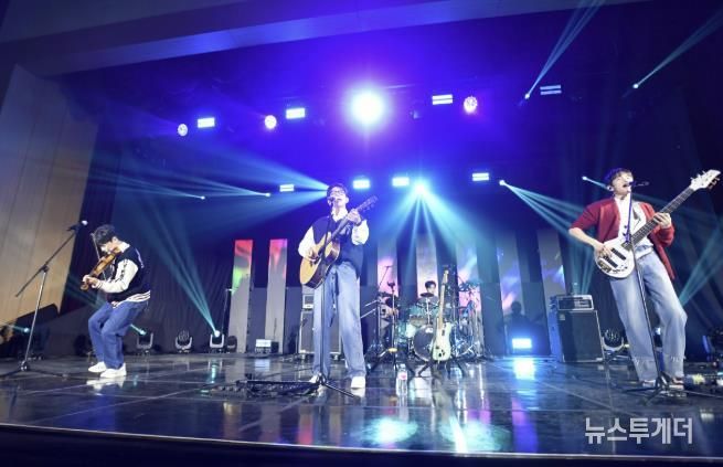 지난해 11월 화천체육관에서 열린 수능 힐링 콘서트