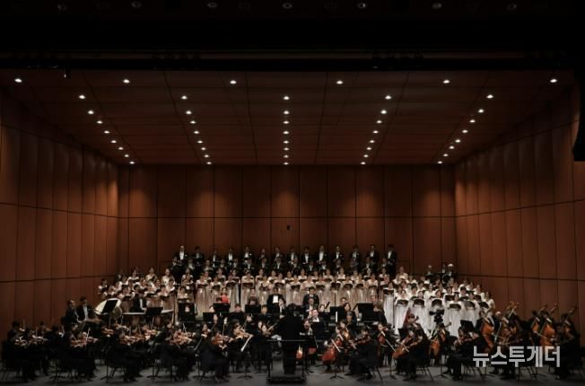 당진문화재단·당진시충남합창단이 함께하는 '2025 송년음악회' 성료