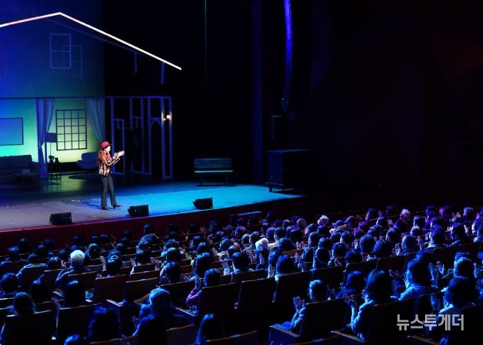 구리문화재단, 연극 <분홍립스틱> 공연 성료