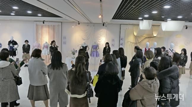 수원시 팔달구 매향여자정보고등학교 패션산업디자인과, 제1회 작품 전시회 열어