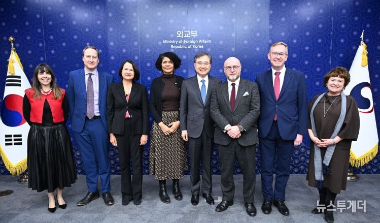 조현 외교부 장관, 영국 고위급 대표단 접견