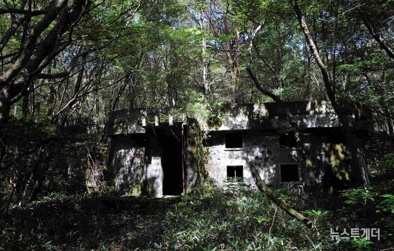 2025년 국가산림문화자산으로 신규 지정된 한라산 남성대 대피소