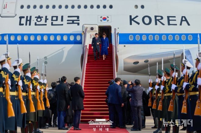 베이징 서우두 공항 도착(청와대)