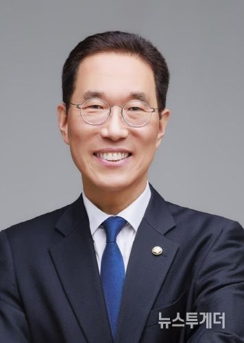 더불어민주당 김주영 국회의원(경기 김포시갑, 국회 기후에너지환경노동위원회 간사)