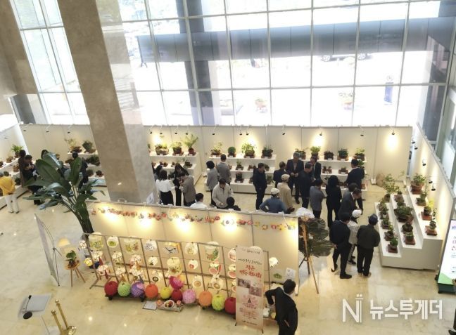 예산군청 전시관 전시 모습